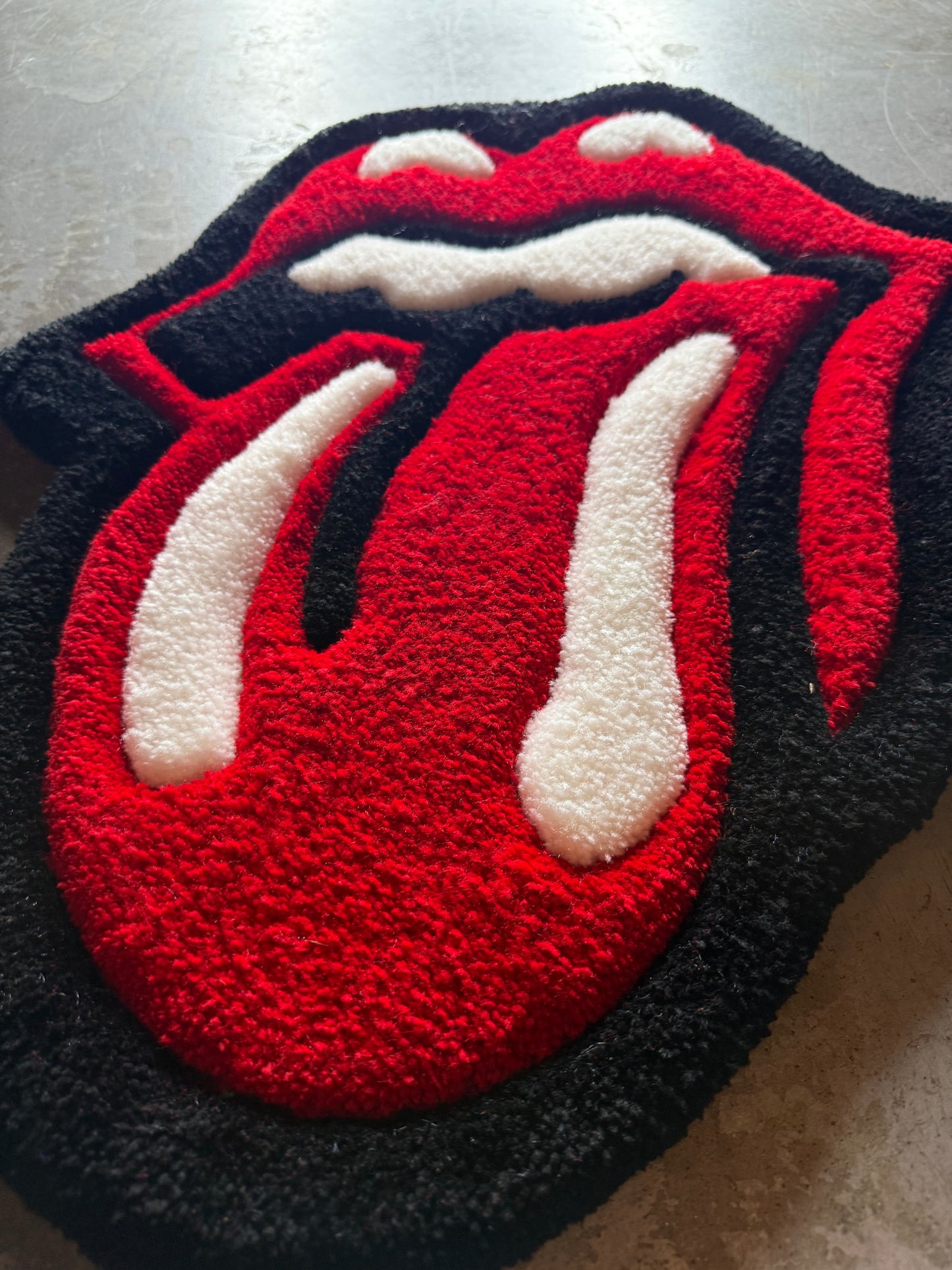 Tongue Rug (ships next day)